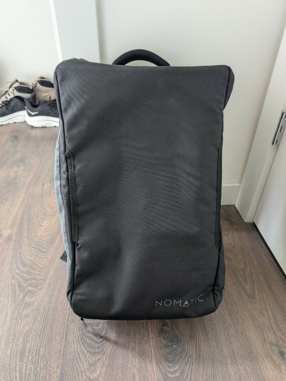 New Never Used Nomatic Travel Bag 40L With All Attachments and Laundry Bag